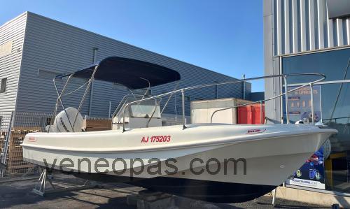 Boston Whaler Outrage 19 Tekniset tiedot ja arvostelut
